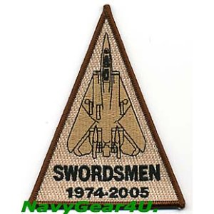 画像: VF-32 SWORDSMEN ラストクルーズ記念ショルダートライアングルパッチ（デザートVer.） 