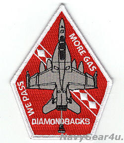 画像1: VFA-102 DIAMONDBACKS WE PASS MORE GASタンカーロールショルダーパッチ（ベルクロ有無）